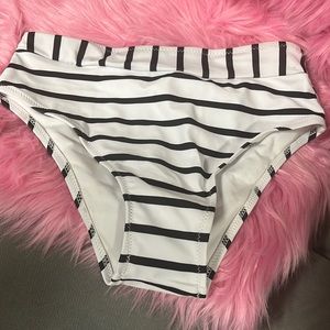 Shein high waisted swim bottoms 3 for 20🌻